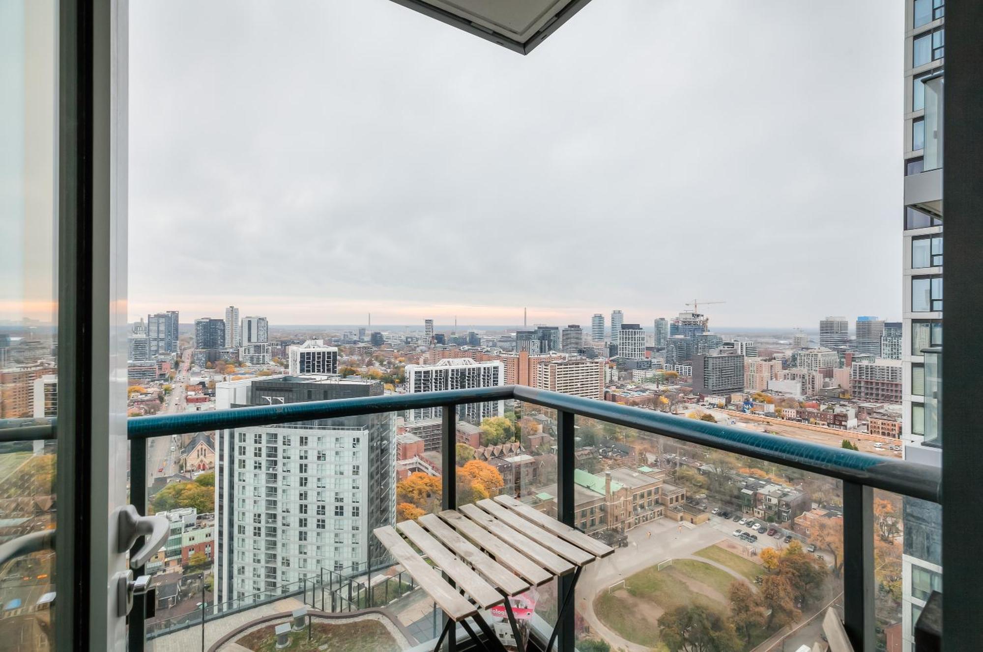 Panorama Suites Downtown Toronto Exterior foto
